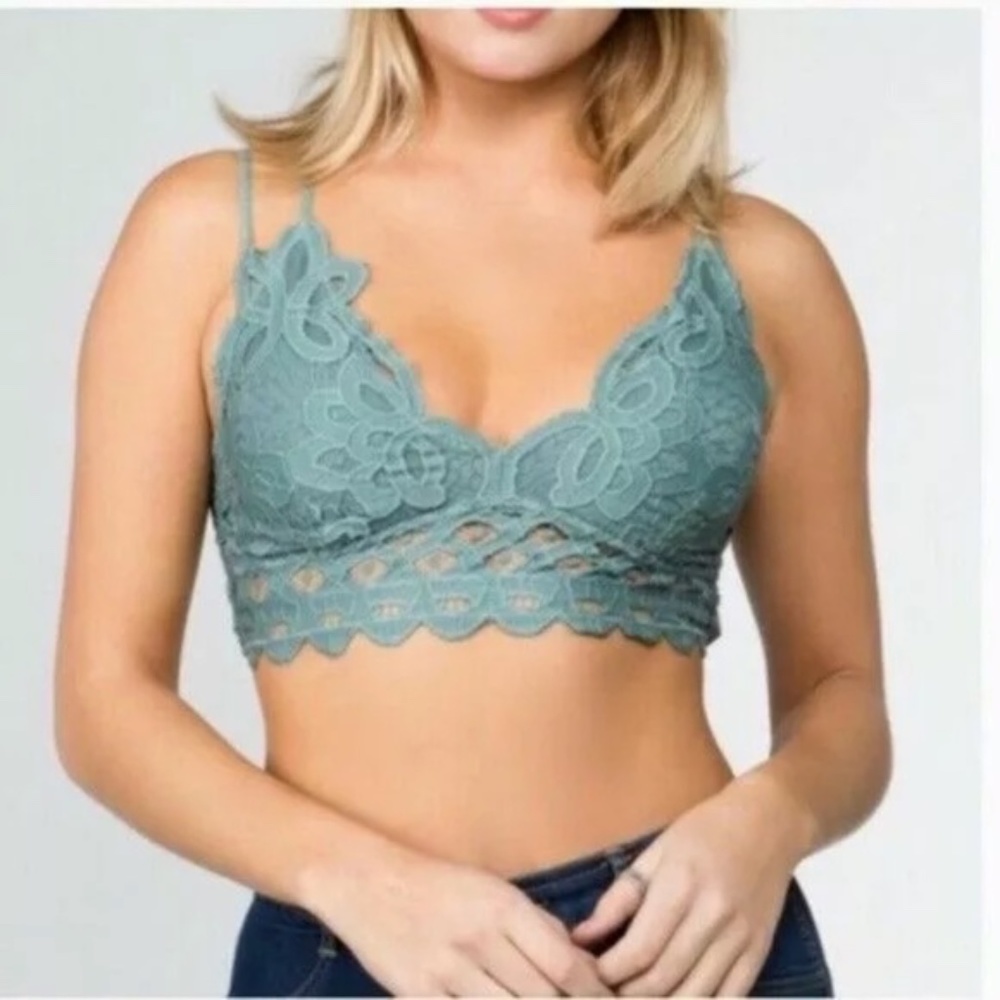 SALE Sandstone Crochet Lace Scalloped Double Strap Bra - Picture 3 of 4